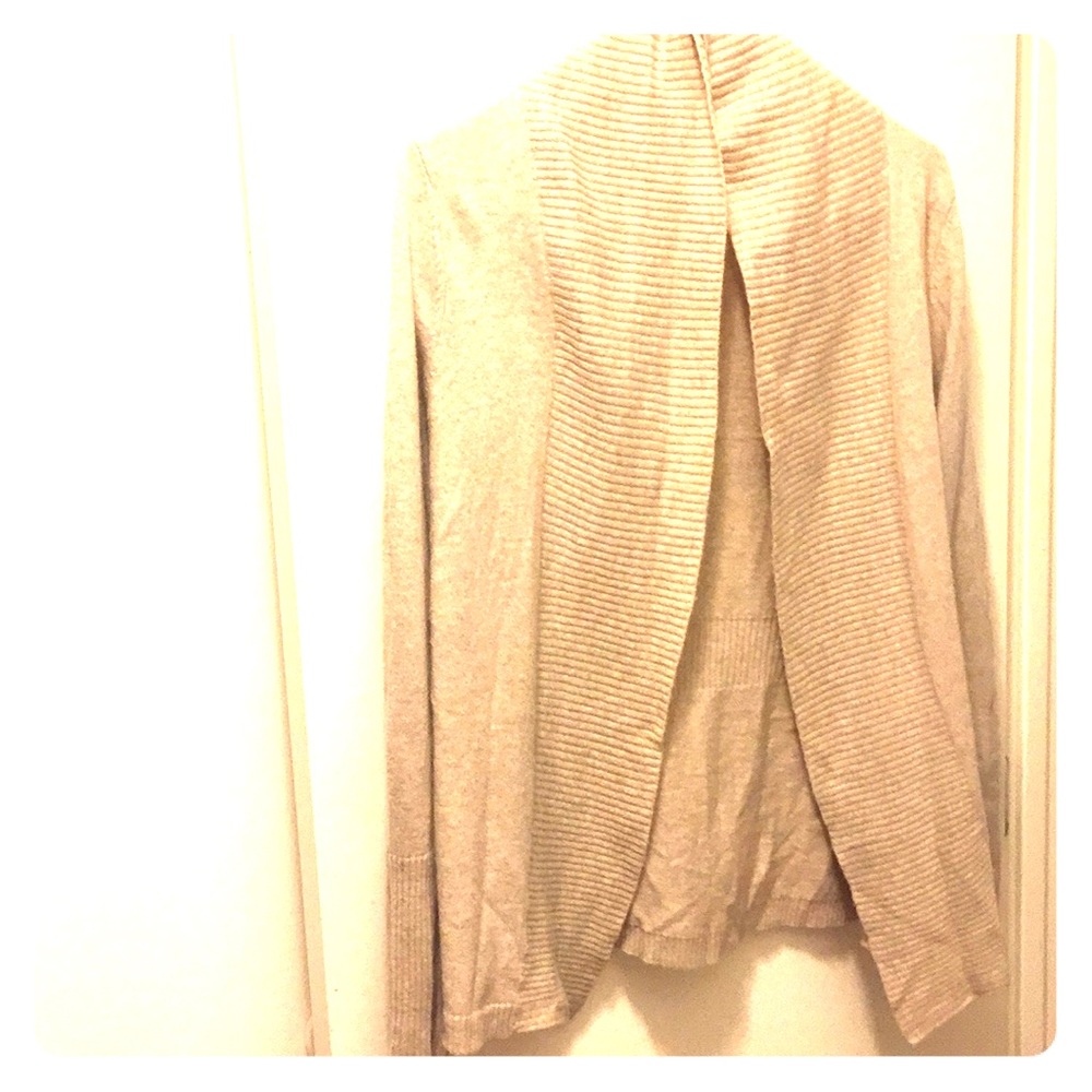 Cute cardigan made of Italian wool